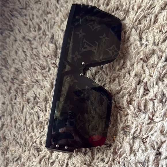 Louis Vuitton Black Sunglasses - Picture 1 of 3